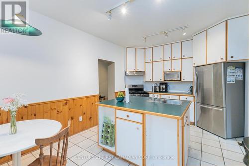 549 Quebec Street, London, ON - Indoor Photo Showing Kitchen