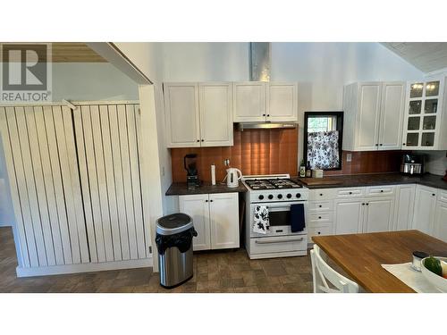 2158 Dorsey Road, Williams Lake, BC - Indoor Photo Showing Kitchen