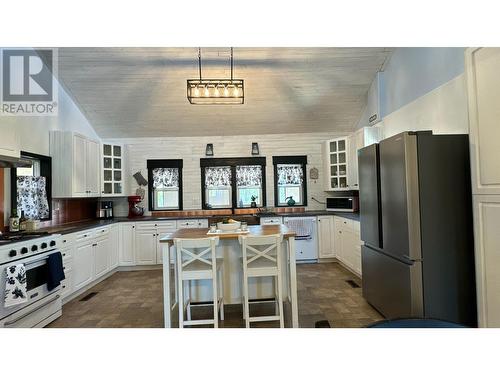 2158 Dorsey Road, Williams Lake, BC - Indoor Photo Showing Kitchen