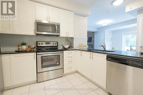 119 - 481 Rupert Avenue, Whitchurch-Stouffville (Stouffville), ON - Indoor Photo Showing Kitchen With Stainless Steel Kitchen With Upgraded Kitchen