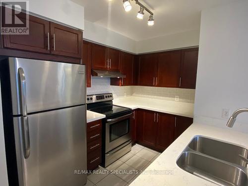 2001 - 156 Enfield Place, Mississauga (City Centre), ON - Indoor Photo Showing Kitchen With Stainless Steel Kitchen With Double Sink