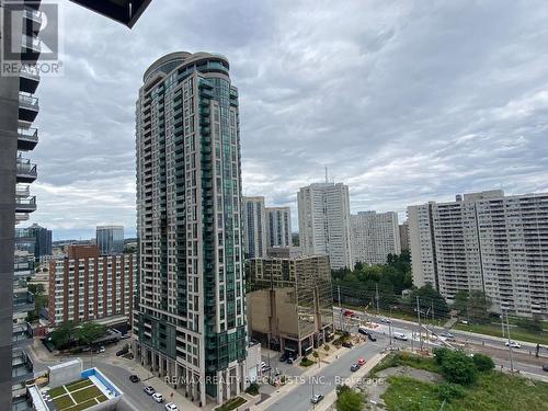 2001 - 156 Enfield Place, Mississauga (City Centre), ON - Outdoor With Facade