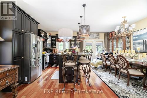 18 Martha Court, Pelham, ON - Indoor Photo Showing Dining Room