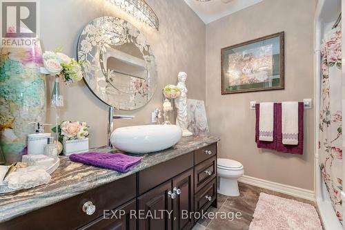 18 Martha Court, Pelham (Fenwick), ON - Indoor Photo Showing Bathroom