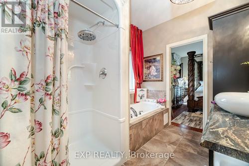 18 Martha Court, Pelham (Fenwick), ON - Indoor Photo Showing Bathroom