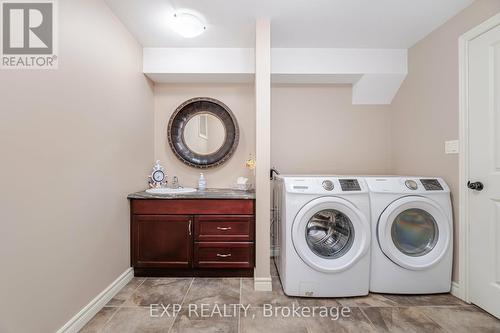 18 Martha Court, Pelham, ON - Indoor Photo Showing Laundry Room