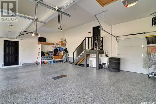 4154 Fieldstone Way, Regina, SK - Indoor Photo Showing Garage