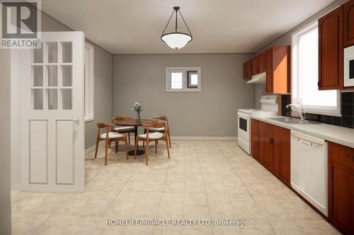 304 Nassau Street, Oshawa (Vanier), ON - Indoor Photo Showing Kitchen