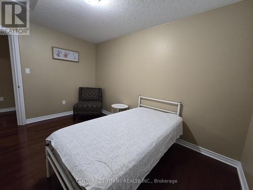 72 Forest Avenue, Wasaga Beach, ON - Indoor Photo Showing Bedroom