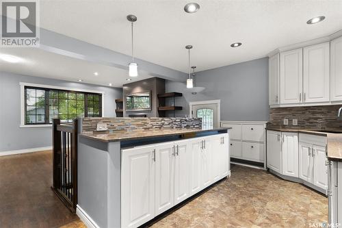 220 Rae Street, Regina, SK - Indoor Photo Showing Kitchen With Upgraded Kitchen