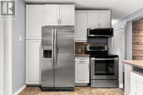 220 Rae Street, Regina, SK - Indoor Photo Showing Kitchen