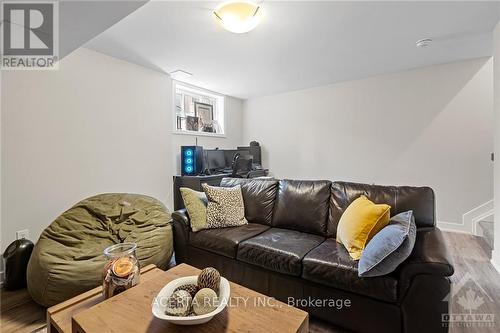 12 Charles Street, Carleton Place, ON - Indoor Photo Showing Living Room