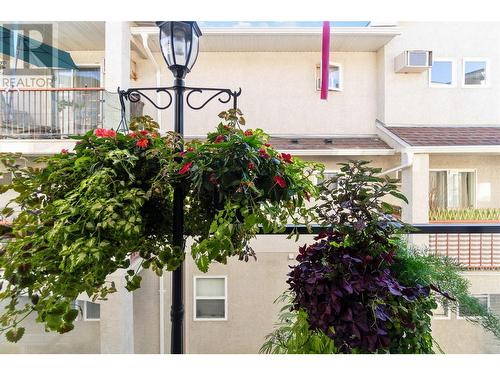 330 4 Avenue Se Unit# 304, Salmon Arm, BC - Outdoor