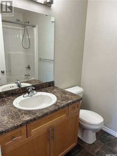 109 1621 Dakota Drive, Regina, SK - Indoor Photo Showing Bathroom