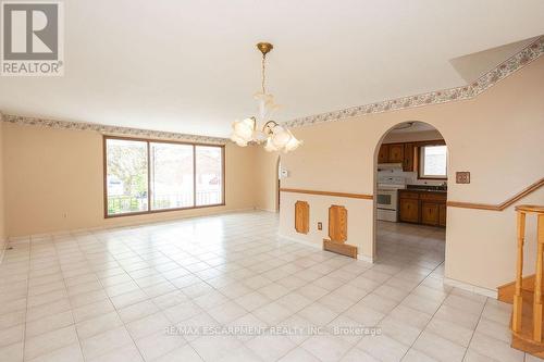 17 Ashwood Court, Hamilton (Stoney Creek), ON - Indoor Photo Showing Other Room