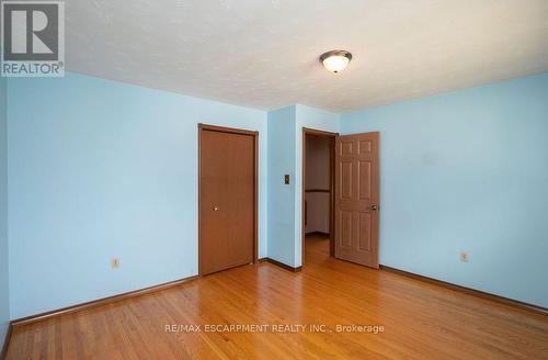 17 Ashwood Court, Hamilton (Stoney Creek), ON - Indoor Photo Showing Other Room