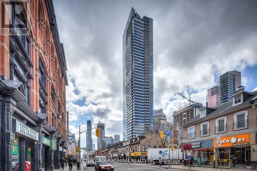 809 - 5 St. Joseph Street, Toronto, ON - Outdoor With Facade