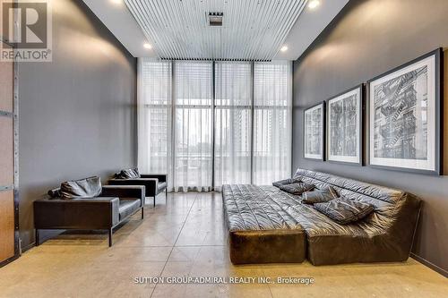 809 - 5 St. Joseph Street, Toronto, ON - Indoor Photo Showing Bedroom