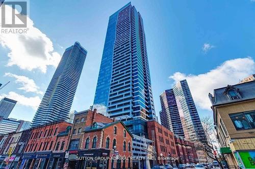 809 - 5 St. Joseph Street, Toronto, ON - Outdoor With Facade