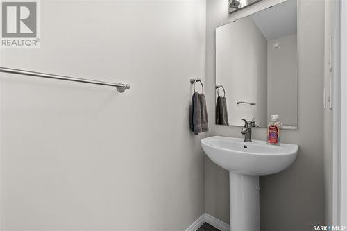 2048 Brighton Common, Saskatoon, SK - Indoor Photo Showing Bathroom