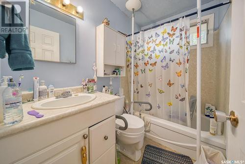 36 Borlase Crescent, Regina, SK - Indoor Photo Showing Bathroom