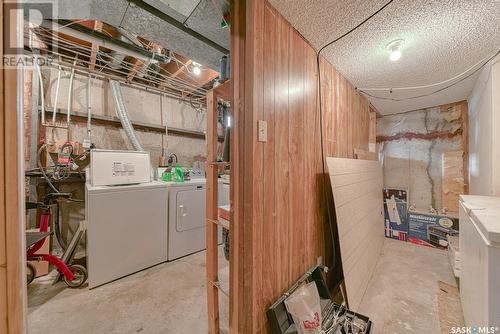 36 Borlase Crescent, Regina, SK - Indoor Photo Showing Laundry Room