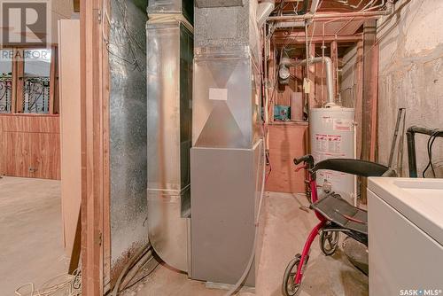 36 Borlase Crescent, Regina, SK - Indoor Photo Showing Laundry Room