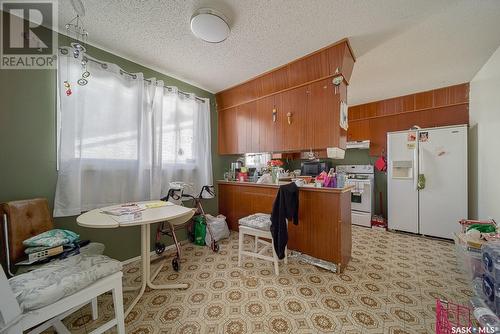 36 Borlase Crescent, Regina, SK - Indoor Photo Showing Kitchen