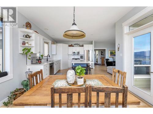 1437 Copper Mountain Court, Vernon, BC - Indoor Photo Showing Dining Room