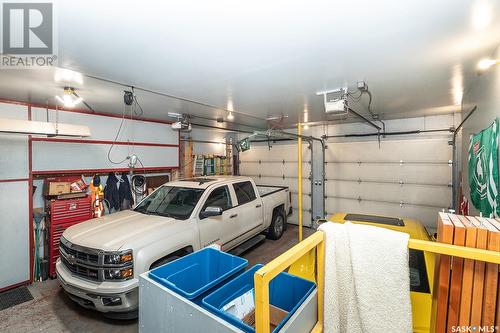 150 Ae Adams Crescent, Saskatoon, SK - Indoor Photo Showing Garage