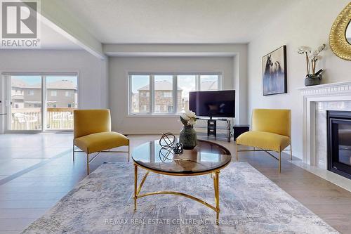 1623 Corsal Court, Innisfil, ON - Indoor Photo Showing Living Room With Fireplace