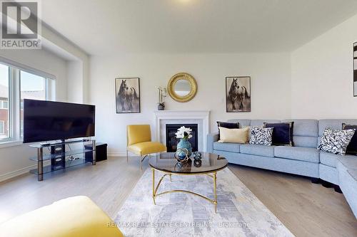 1623 Corsal Court, Innisfil, ON - Indoor Photo Showing Living Room With Fireplace