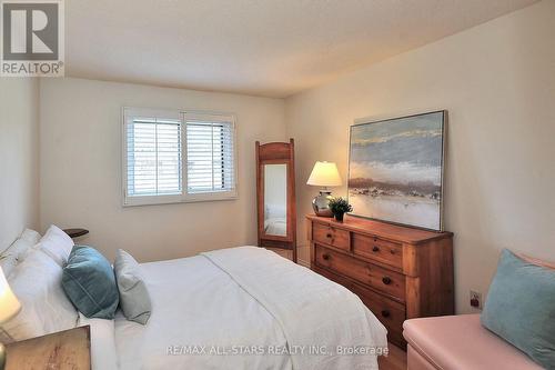 26 Ashglen Way, Markham, ON - Indoor Photo Showing Bedroom