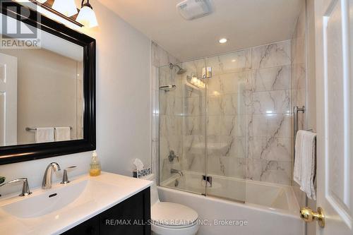 26 Ashglen Way, Markham (Unionville), ON - Indoor Photo Showing Bathroom