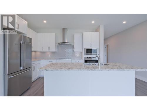 400 Vista Park Unit# 412, Penticton, BC - Indoor Photo Showing Kitchen