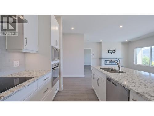 400 Vista Park Unit# 412, Penticton, BC - Indoor Photo Showing Kitchen With Double Sink With Upgraded Kitchen