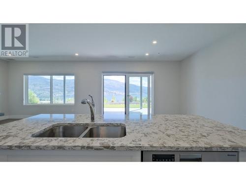 400 Vista Park Unit# 412, Penticton, BC - Indoor Photo Showing Kitchen With Double Sink