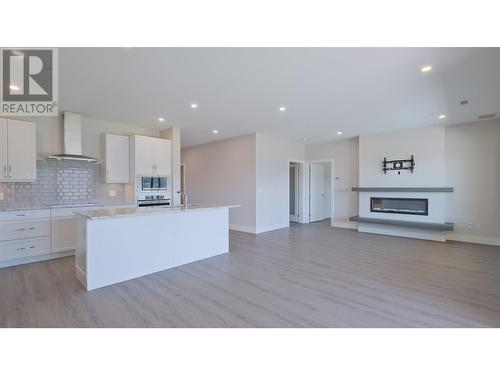 400 Vista Park Unit# 412, Penticton, BC - Indoor Photo Showing Kitchen