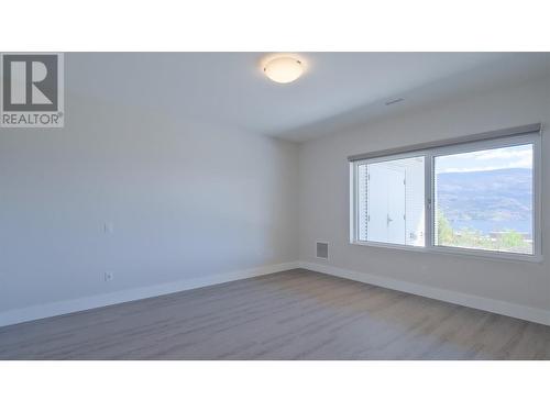 400 Vista Park Unit# 412, Penticton, BC - Indoor Photo Showing Other Room