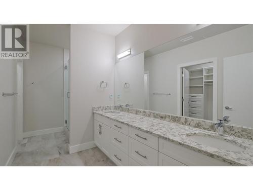 400 Vista Park Unit# 412, Penticton, BC - Indoor Photo Showing Bathroom