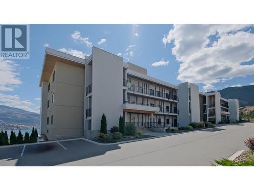 400 Vista Park Unit# 412, Penticton, BC - Outdoor With Facade