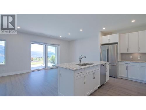 400 Vista Park Unit# 412, Penticton, BC - Indoor Photo Showing Kitchen With Upgraded Kitchen