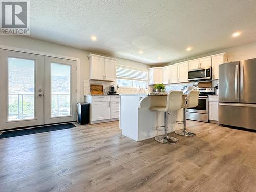 10015 87Th Street, Osoyoos, BC - Indoor Photo Showing Kitchen