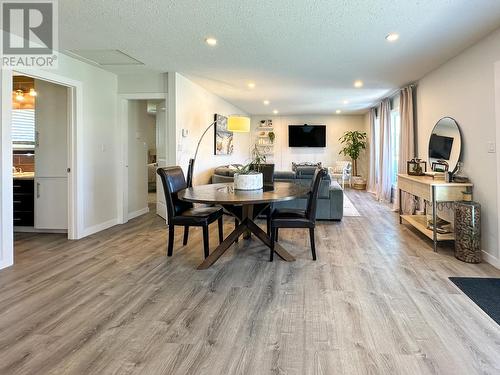 10015 87Th Street, Osoyoos, BC - Indoor Photo Showing Dining Room