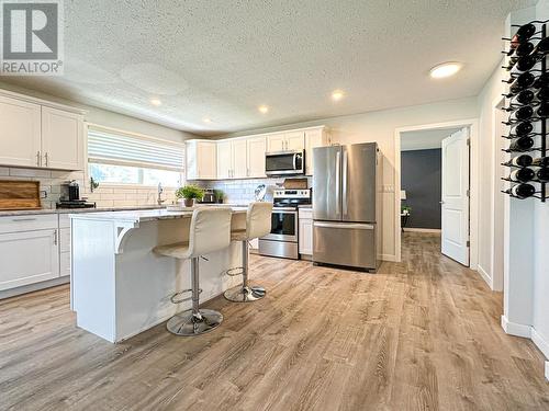 10015 87Th Street, Osoyoos, BC - Indoor Photo Showing Kitchen