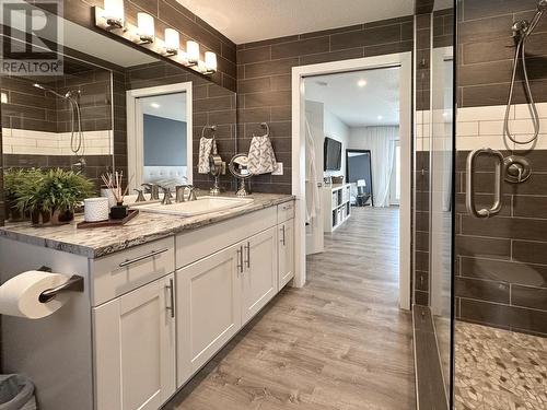 10015 87Th Street, Osoyoos, BC - Indoor Photo Showing Bathroom