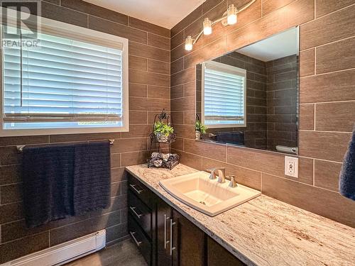 10015 87Th Street, Osoyoos, BC - Indoor Photo Showing Bathroom