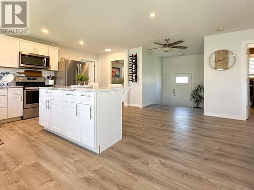 10015 87Th Street, Osoyoos, BC - Indoor Photo Showing Kitchen