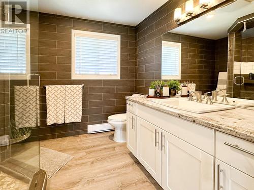 10015 87Th Street, Osoyoos, BC - Indoor Photo Showing Bathroom