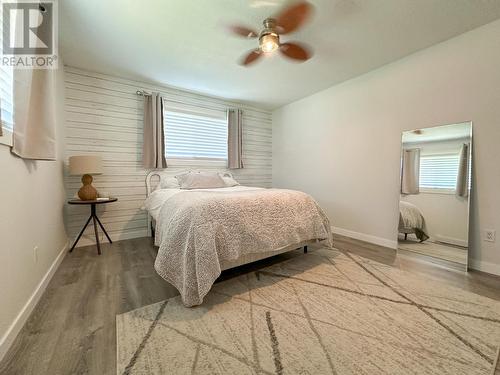 10015 87Th Street, Osoyoos, BC - Indoor Photo Showing Bedroom